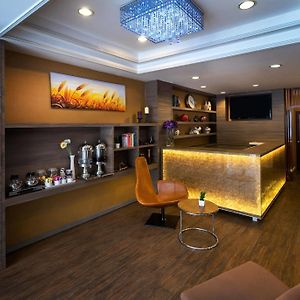 Ton Aor Place Hotel